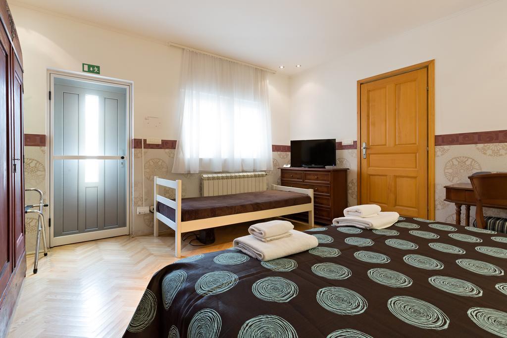 Dolce Vita Luxury Suites Belgrad Exterior foto